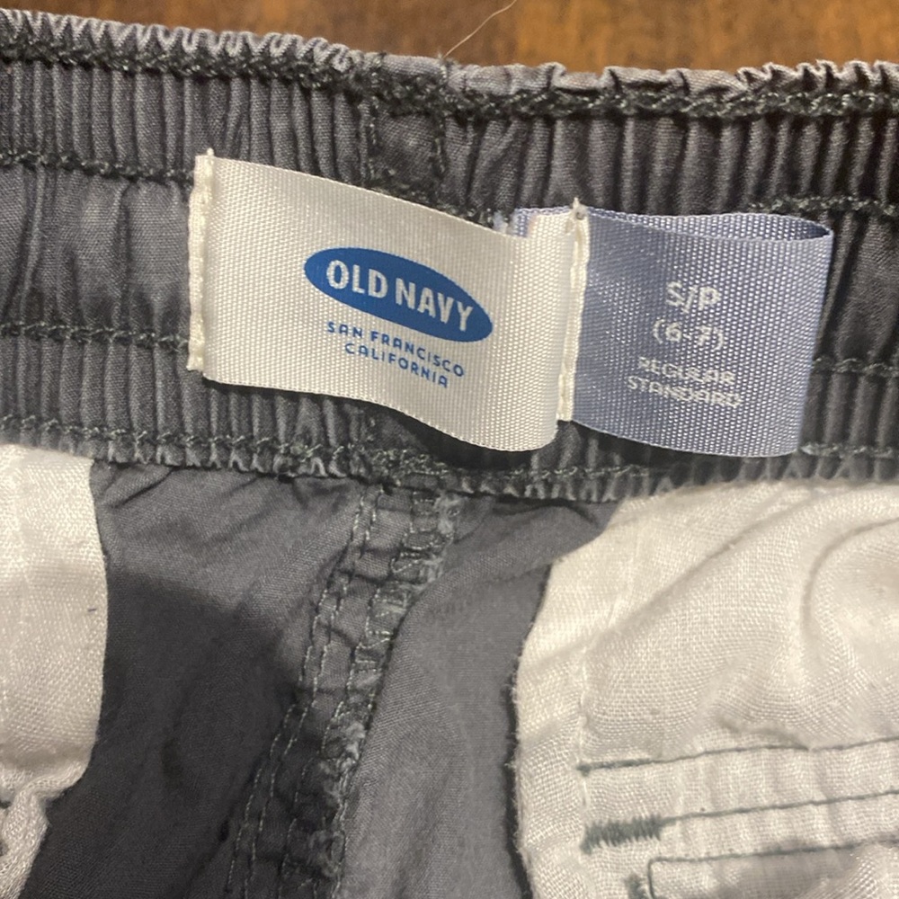 Old navy boys cargo shorts - Picture 4 of 5
